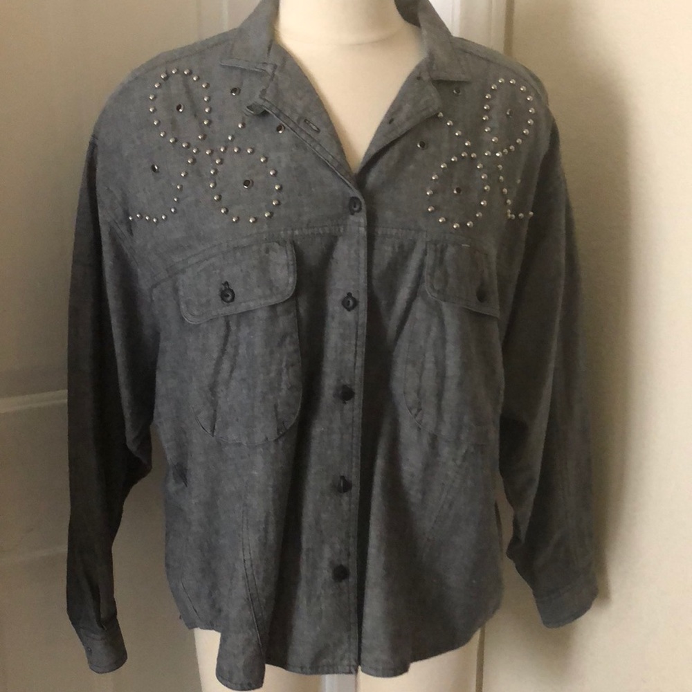 Chaus Sport cotton gray chambray top‎ with studs